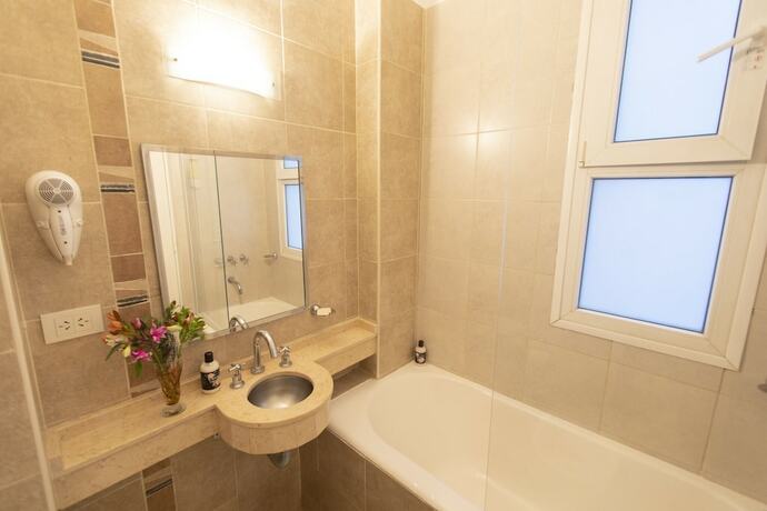 Imagen de la habitación del Hotel El Misti Buenos Aires Centro. Foto 18