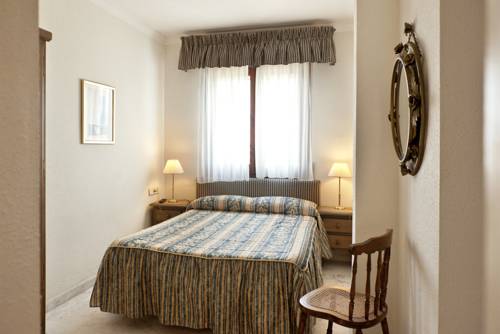 Imagen de la habitación del Hotel El Moli. Foto 5