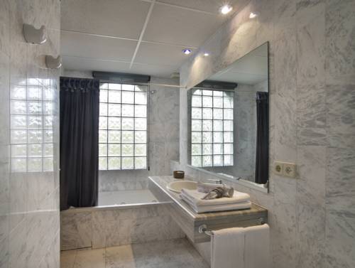 Imagen de la habitación del Hotel El Moli. Foto 11