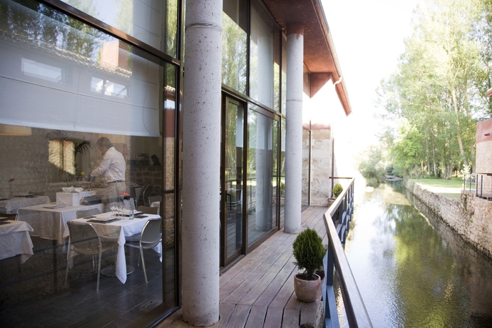 Imagen del bar/restaurante del Hotel El Molino De Salinas. Foto 6