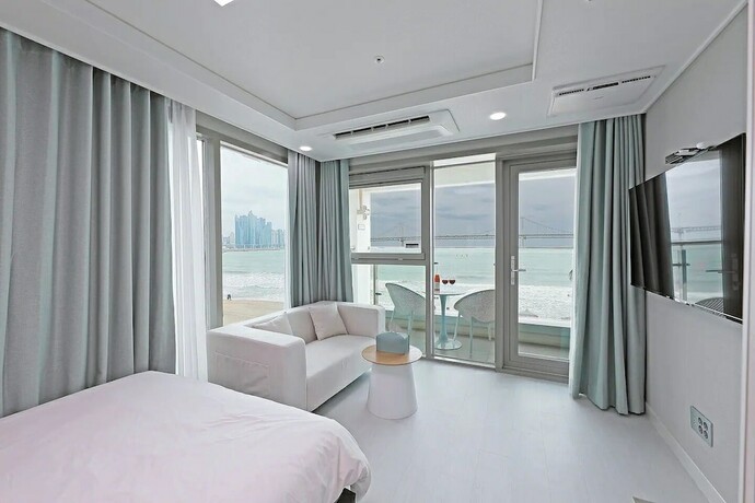 Imagen de la habitación del Hotel El Momento Gwangan. Foto 12