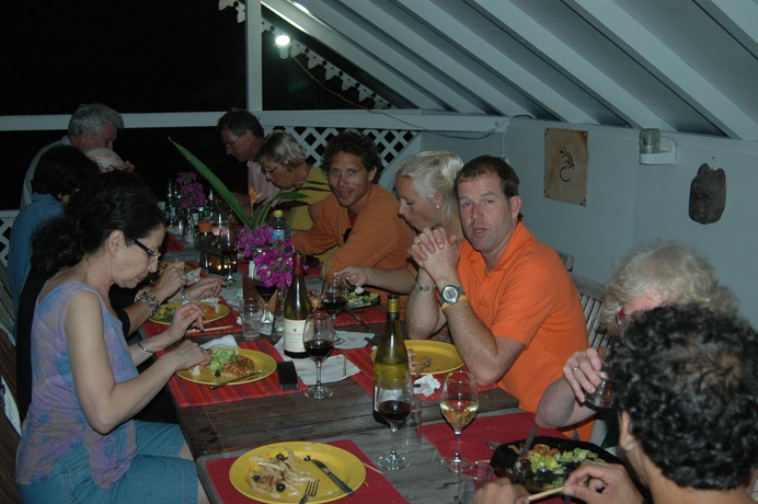 Imagen del bar/restaurante del Hotel El Momo Cottages. Foto 3