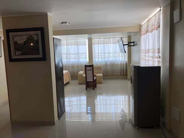 Imagen de la habitación del Hotel El Monarca Suite. Foto 16