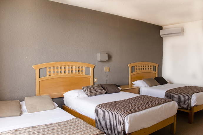 Imagen de la habitación del Hotel El Monte. Foto 4