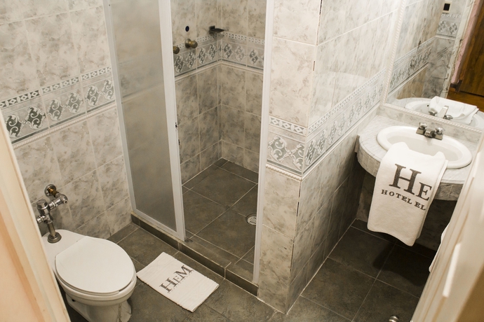 Imagen de la habitación del Hotel El Monte. Foto 6