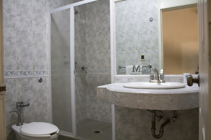 Imagen de la habitación del Hotel El Monte. Foto 9