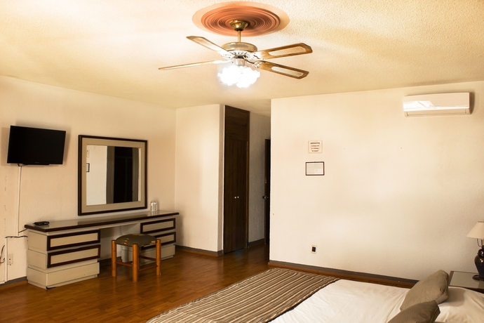 Imagen de la habitación del Hotel El Monte. Foto 10