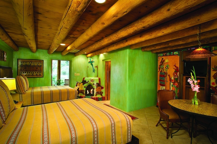 Imagen de la habitación del Hotel El Monte Sagrado Living Resort and Spa. Foto 2