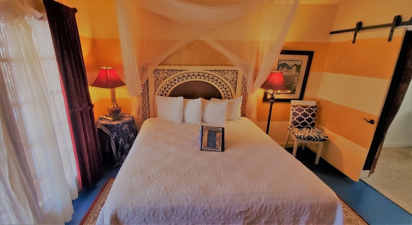 Imagen de la habitación del Hotel El Morocco Inn and Spa Resort. Foto 11