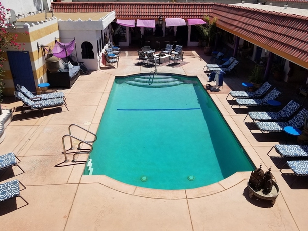 Imagen de la piscina del Hotel El Morocco Inn and Spa Resort. Foto 16