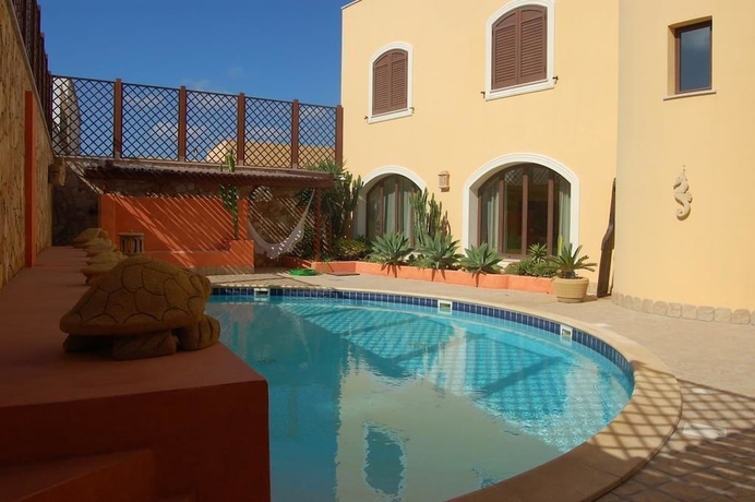 Imagen de la piscina del Hotel El Mosaico Del Sol. Foto 16