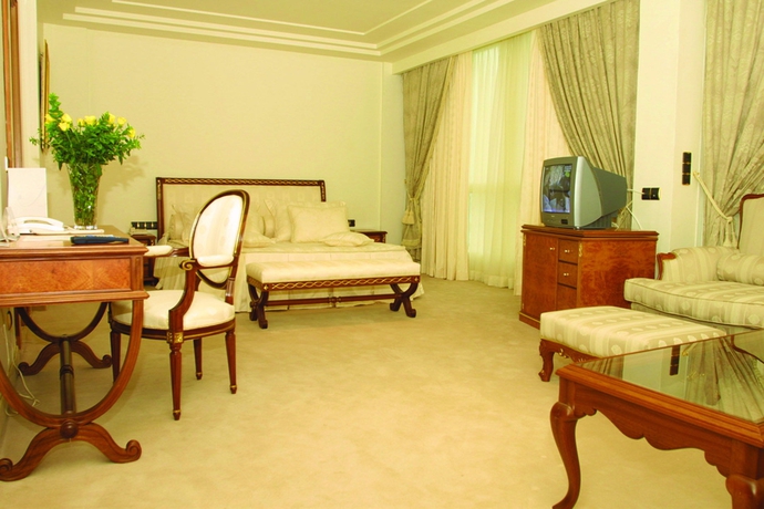 Imagen de la habitación del Hotel El Mouradi Africa Tunis. Foto 6