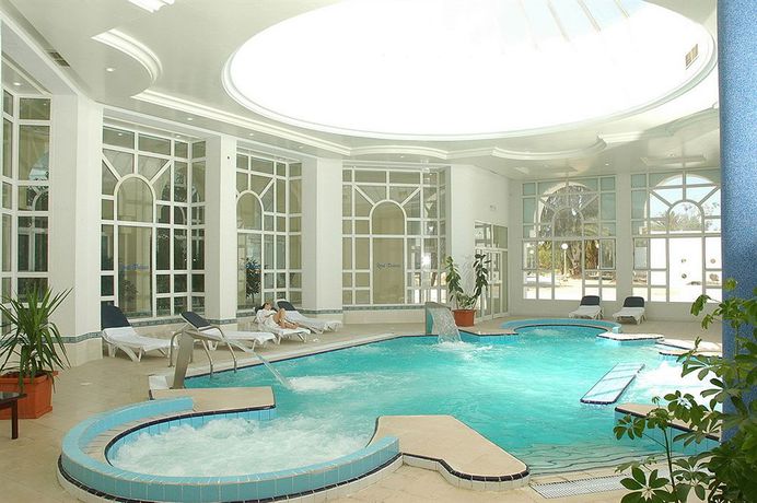 Imagen de la piscina del Hotel El Mouradi Djerba Menzel. Foto 15