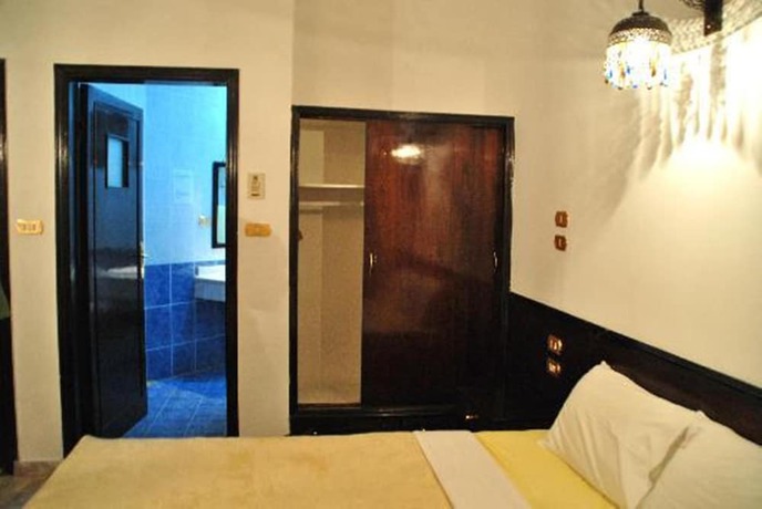 Imagen de la habitación del Hotel El Nakhil. Foto 12