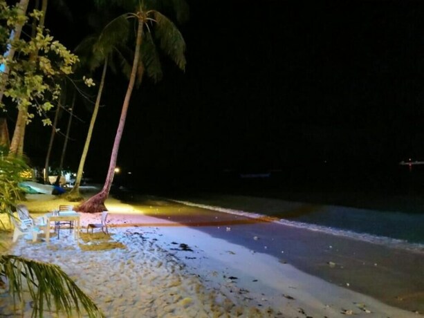 Imagen de los exteriores del Hotel El Nido Beach Huts. Foto 8