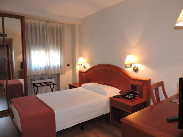 Imagen de la habitación del Hotel El Nogal. Foto 3
