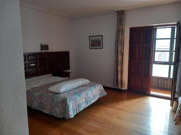Imagen general del Hotel El Nogal, Reoc&iacute;n. Foto 4