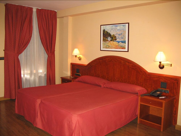 Imagen de la habitación del Hotel El Nogal, Valladolid. Foto 4