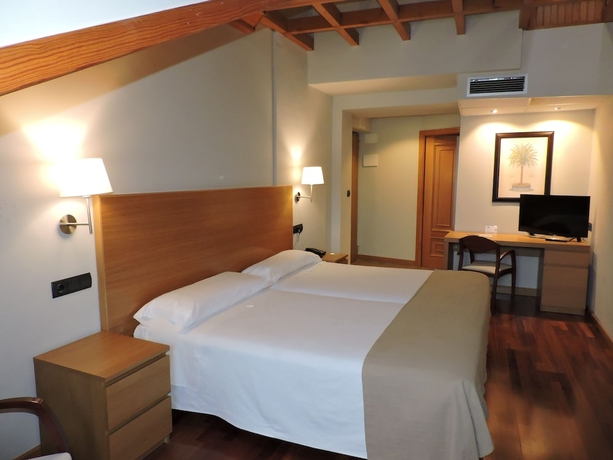 Imagen de la habitación del Hotel El Nogal, Valladolid. Foto 11