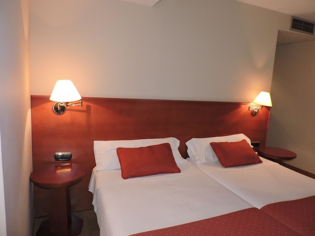 Imagen de la habitación del Hotel El Nogal, Valladolid. Foto 13