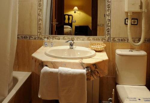 Imagen de la habitación del Hotel El Oasis, Carchel. Foto 2