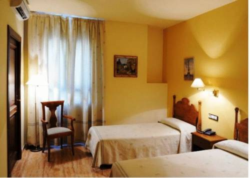 Imagen de la habitación del Hotel El Oasis, Carchel. Foto 3