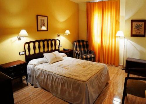 Imagen de la habitación del Hotel El Oasis, Carchel. Foto 6