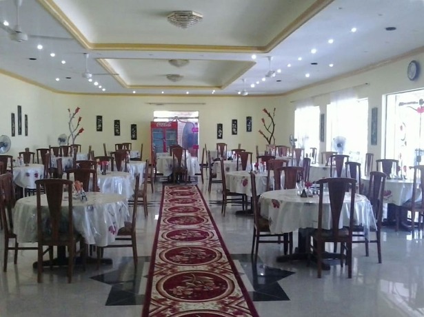 Imagen del bar/restaurante del Hotel El Obayed Apartments Armed Forces. Foto 15