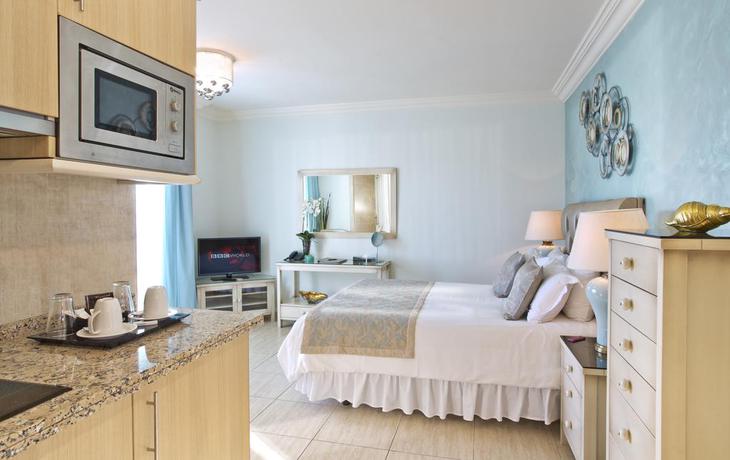 Imagen de la habitación del Hotel El Oceano Beach. Foto 6