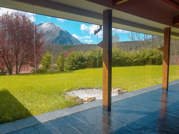 Imagen de la habitación del Hotel El Oso Pardo Gran Lujo. Foto 9