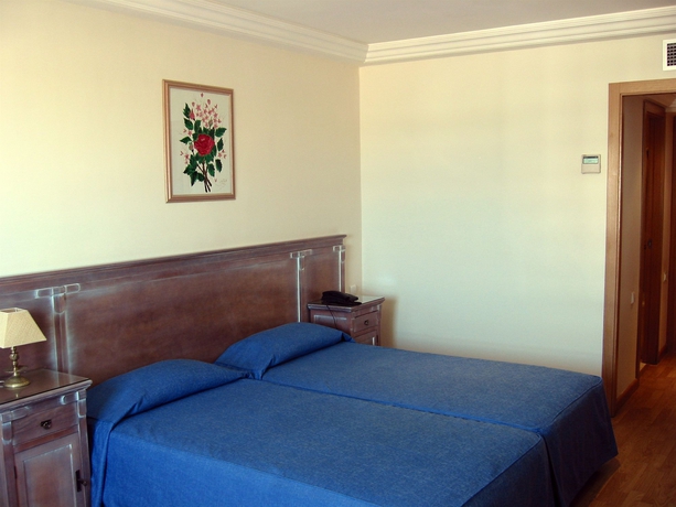 Imagen de la habitación del Hotel El Oumnia Puerto and Spa. Foto 2