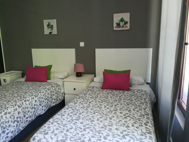 Imagen de la habitación del Hotel El Palacete de Almudayna. Foto 13