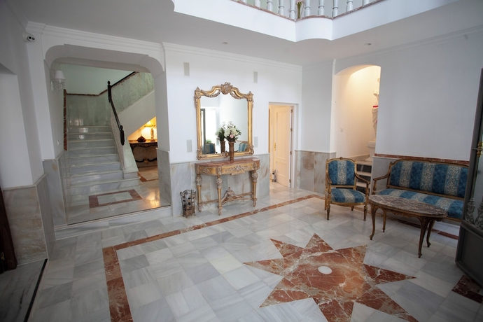 Imagen de los interiores del Hotel El Palacete de Cuevas. Foto 16