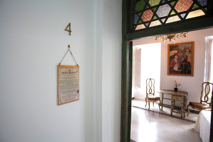Imagen de la habitación del Hotel El Palacete de Cuevas. Foto 12