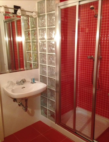 Imagen de la habitación del Hotel El Palacio. Foto 16