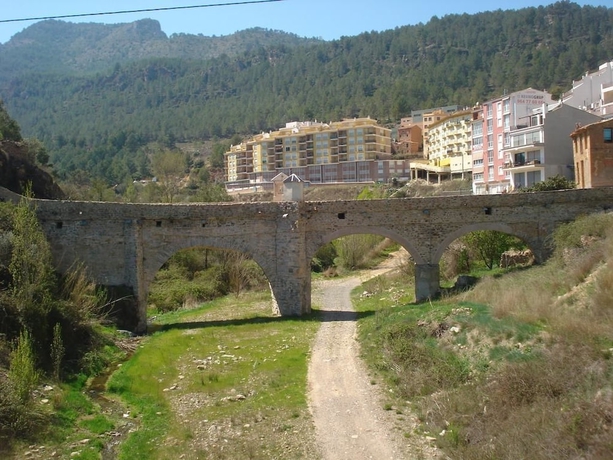 Imagen de los exteriores del Hotel El Palacio de Montanejos. Foto 16