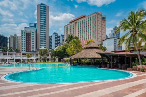 Imagen de la piscina del Hotel El Panama by Faranda Grand, a member of Radisson Individuals. Foto 10