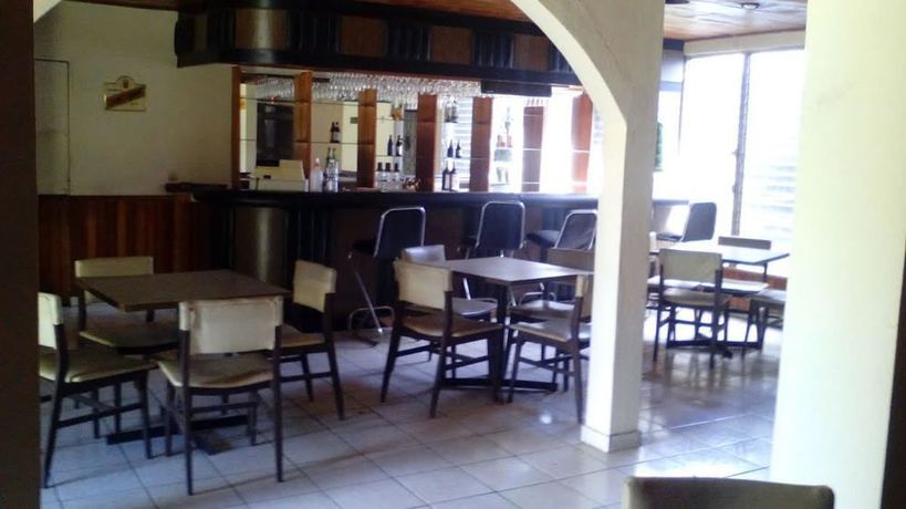 Imagen del bar/restaurante del Hotel El Parador. Foto 2