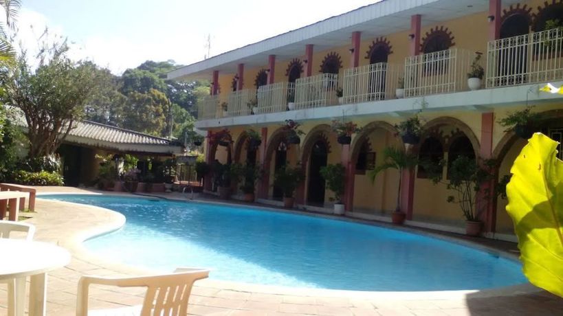 Imagen de la piscina del Hotel El Parador. Foto 9