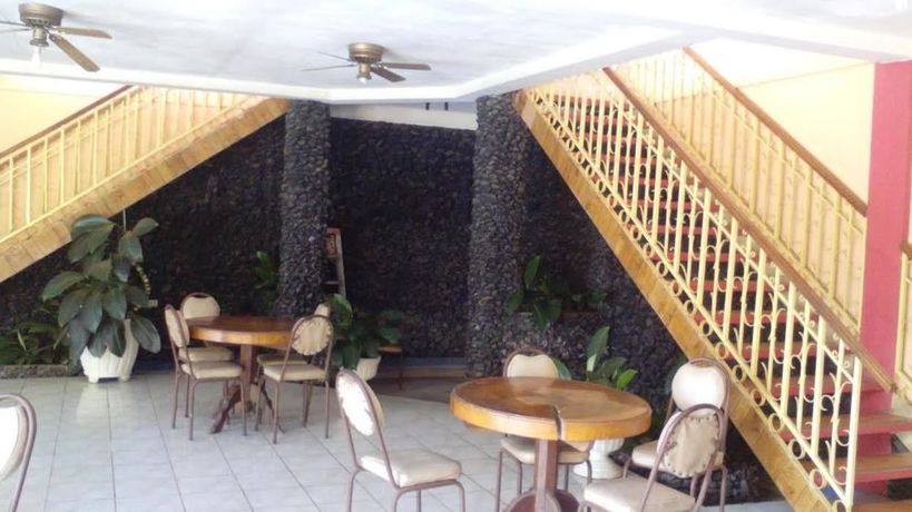 Imagen de la piscina del Hotel El Parador. Foto 11