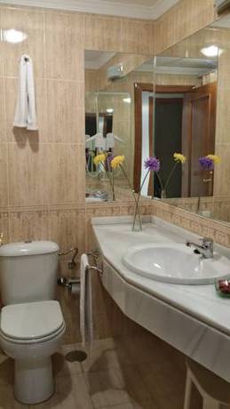 Imagen de la habitación del Hotel El Paraiso, Caleta De Vélez. Foto 8