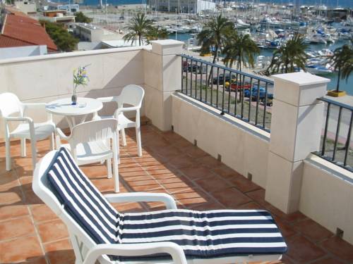 Imagen de los exteriores del Hotel El Paraiso, Caleta De Vélez. Foto 12