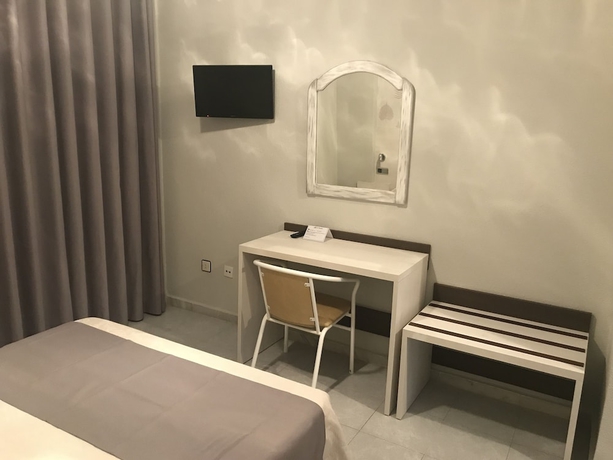 Imagen de la habitación del Hotel El Paraiso. Foto 10