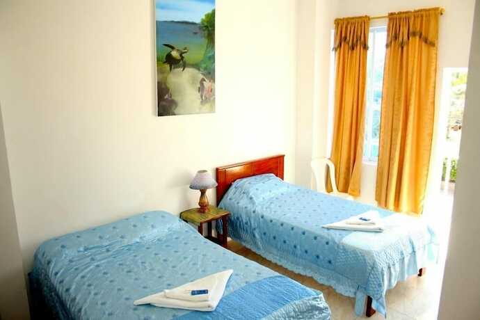 Imagen de la habitación del Hotel El Paraiso de Isabela. Foto 15