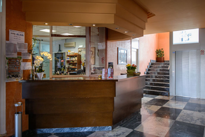 Imagen de los interiores del Hotel El Paso Honroso. Foto 7