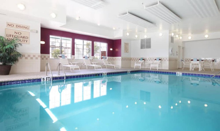 Imagen de la piscina del Hotel El Paso Residence Inn By Marriott. Foto 17