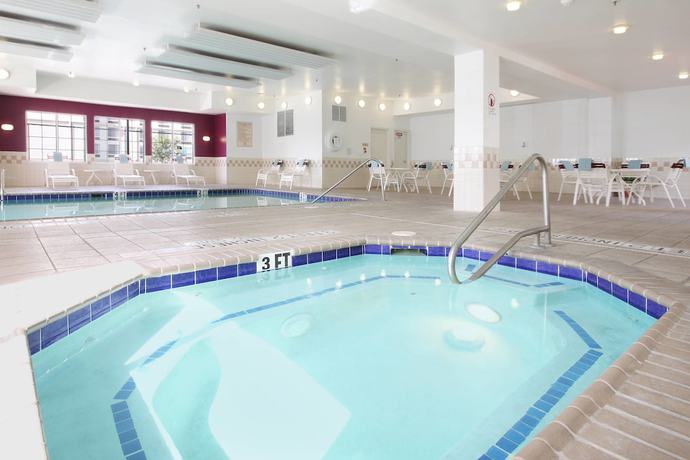 Imagen de la piscina del Hotel El Paso Residence Inn By Marriott. Foto 19