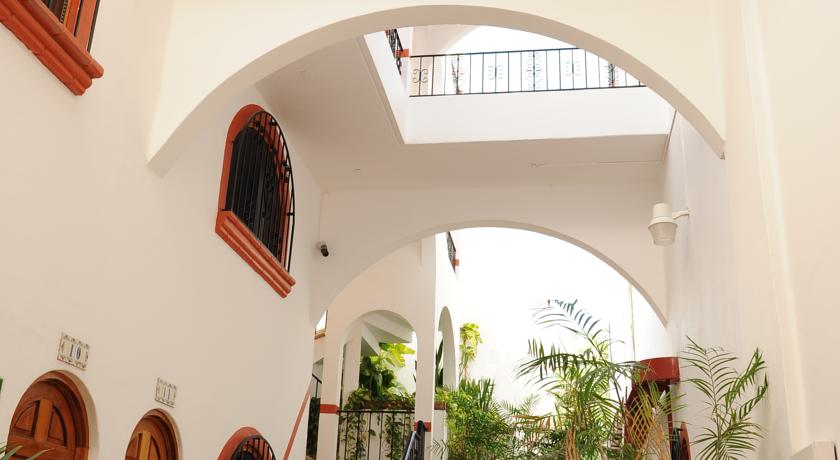 Imagen de los interiores del Hotel El Patio & Suites. Foto 11