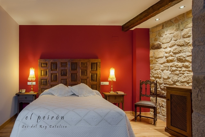 Imagen de la habitación del Hotel El Peirón. Foto 5