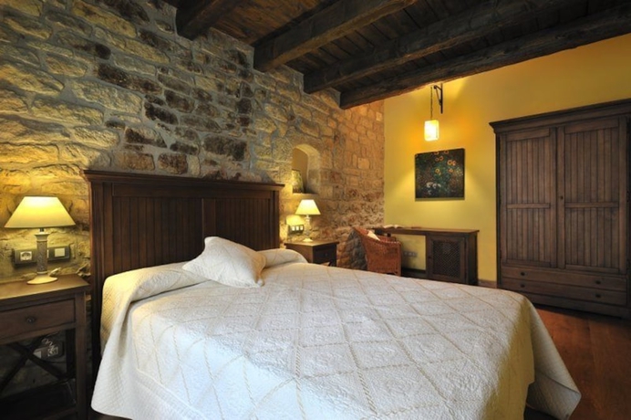 Imagen de la habitación del Hotel El Peirón. Foto 12